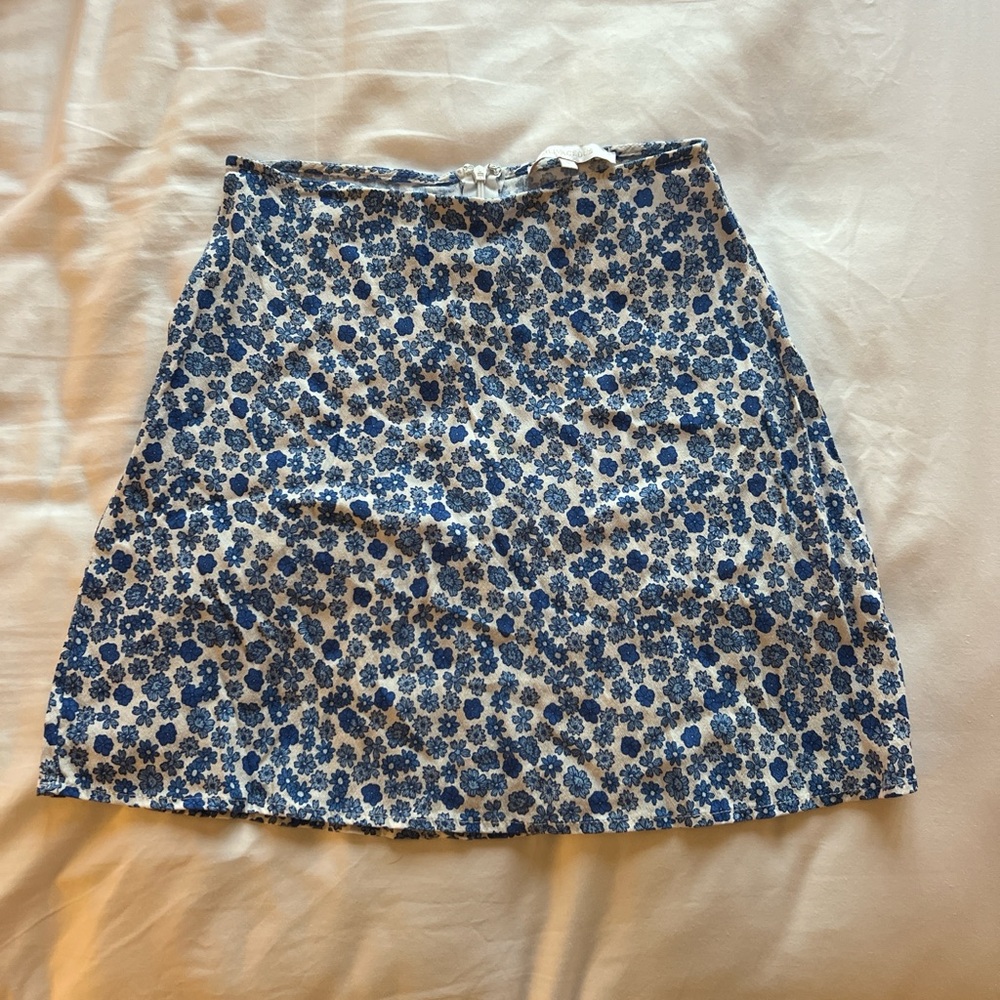 Olivaceous Blue and White Floral Mini Skirt